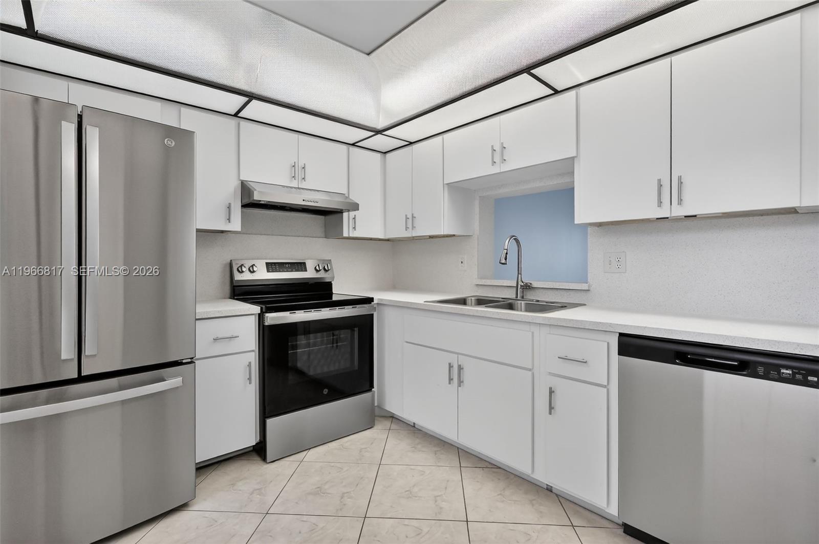 421 NE 14th Ave # 608, Hallandale Beach FL 33009 photo 2