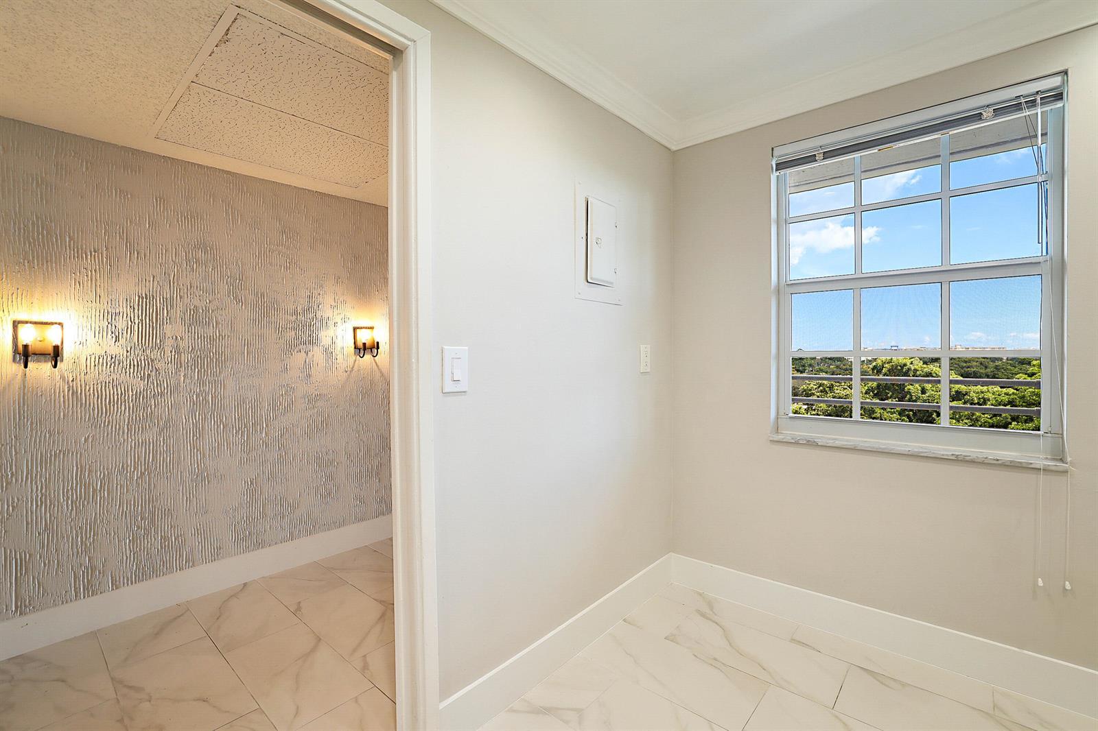 575 Oaks Lane # 703, Pompano Beach FL 33069 photo 3