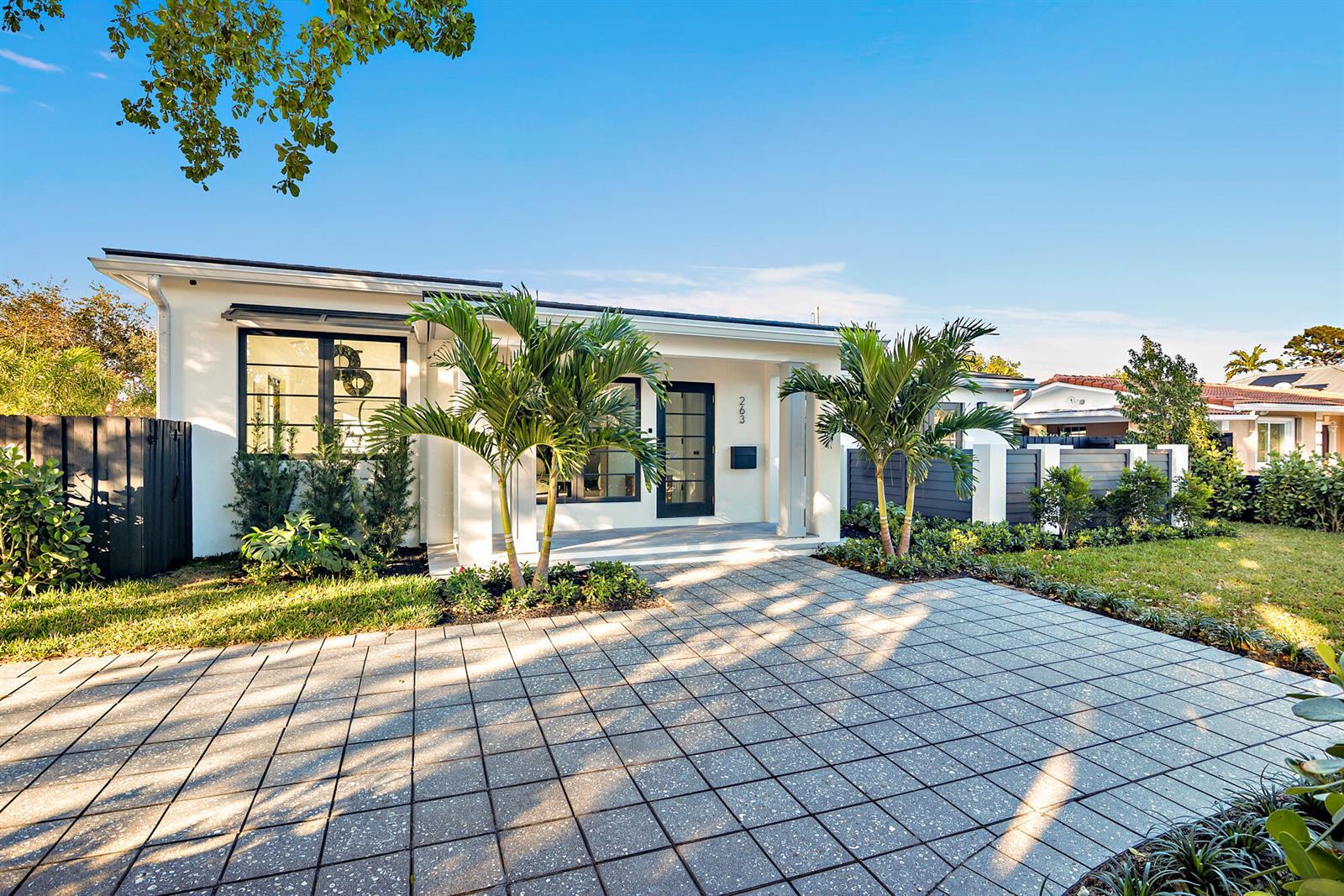 263 Alhambra Place, West Palm Beach FL 33405 photo 2