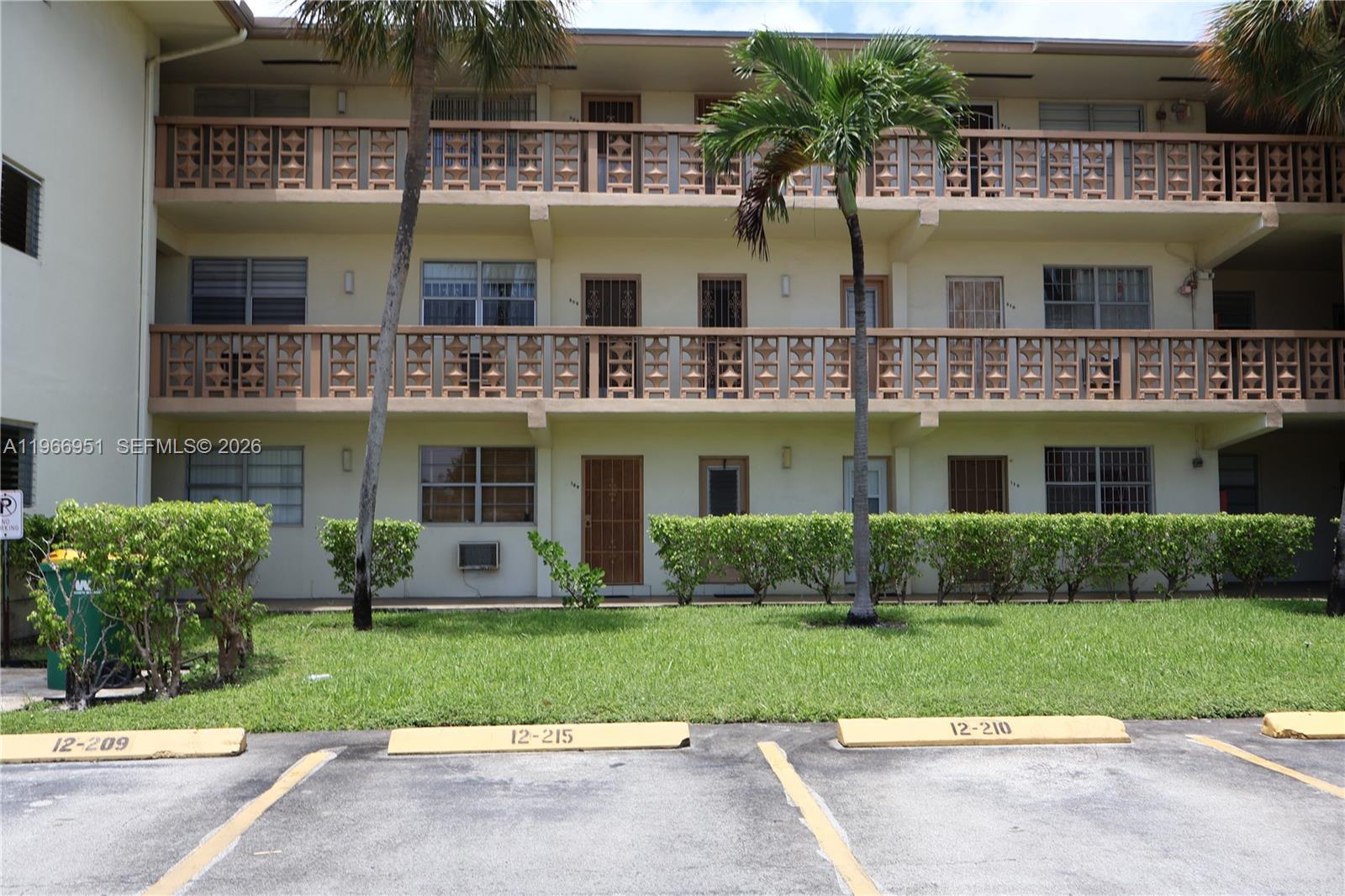 NE 14TH AVE 16790 # 109, North Miami Beach FL 33162 photo 5