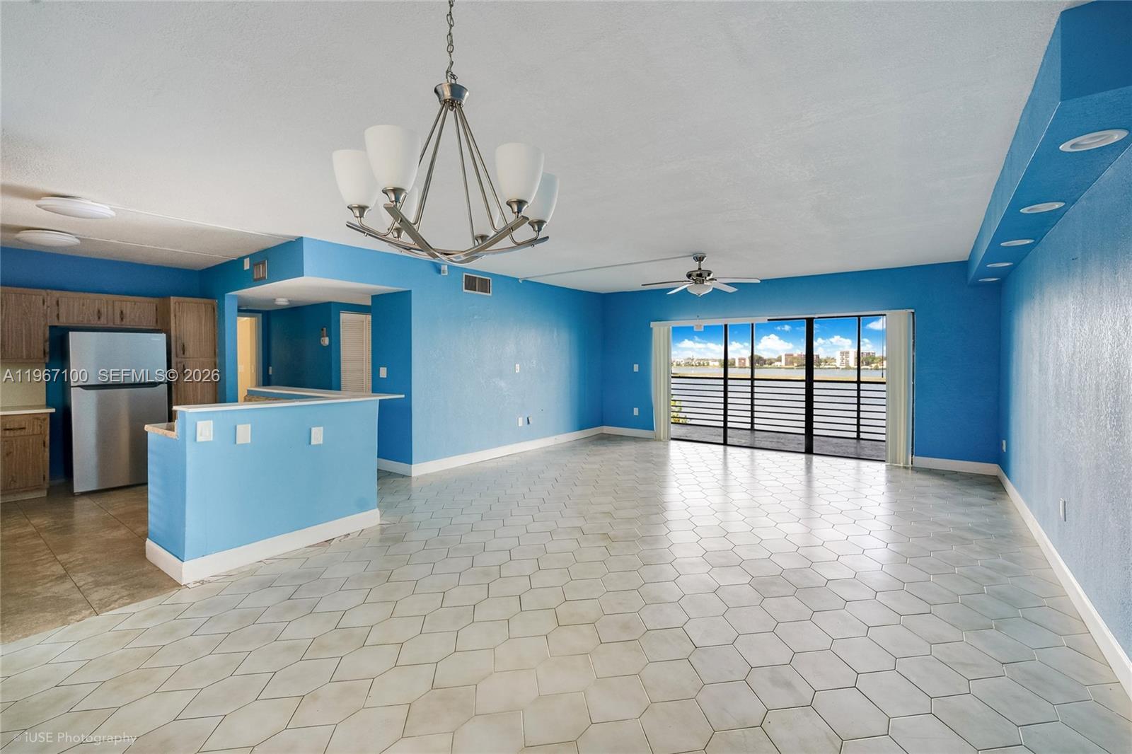 471 Ives Dairy Rd # 3, Miami FL 33179 photo 2