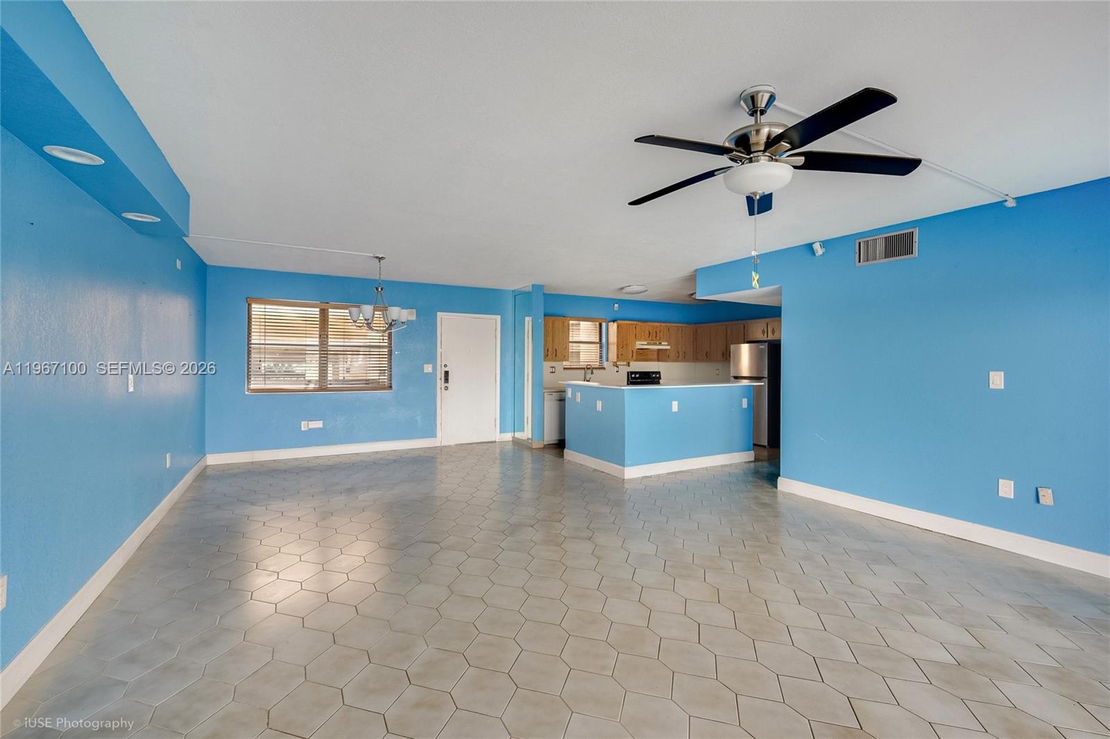 471 Ives Dairy Rd # 3, Miami FL 33179 photo 3