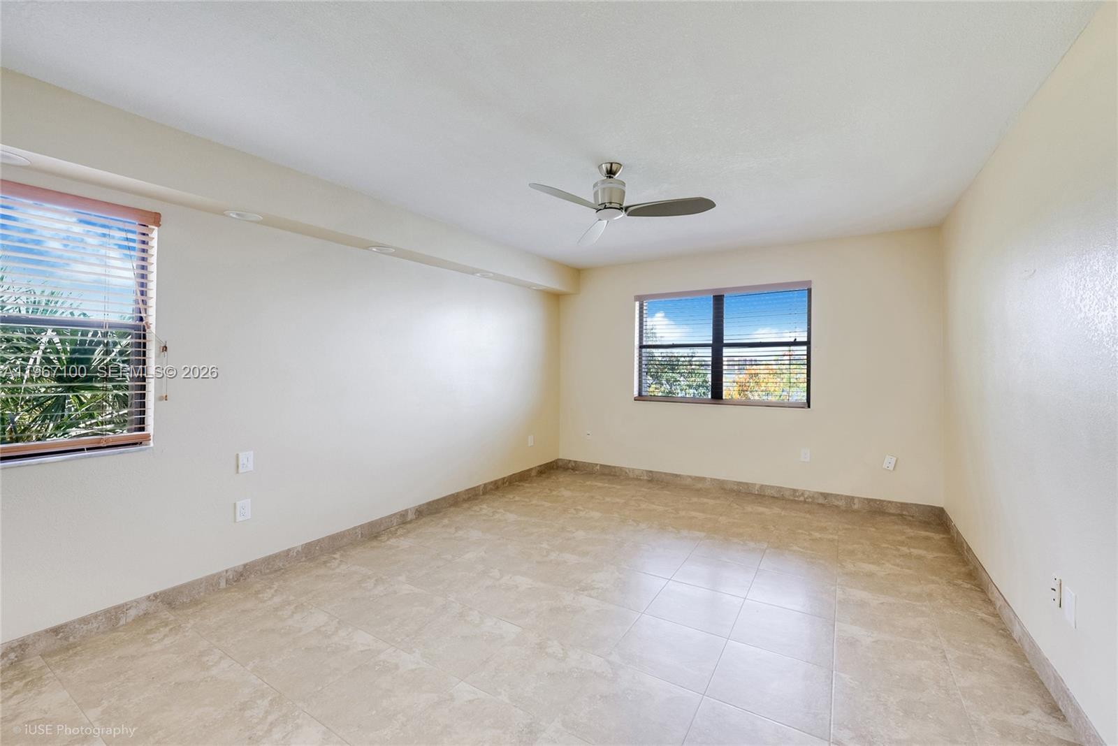 471 Ives Dairy Rd # 3, Miami FL 33179 photo 4