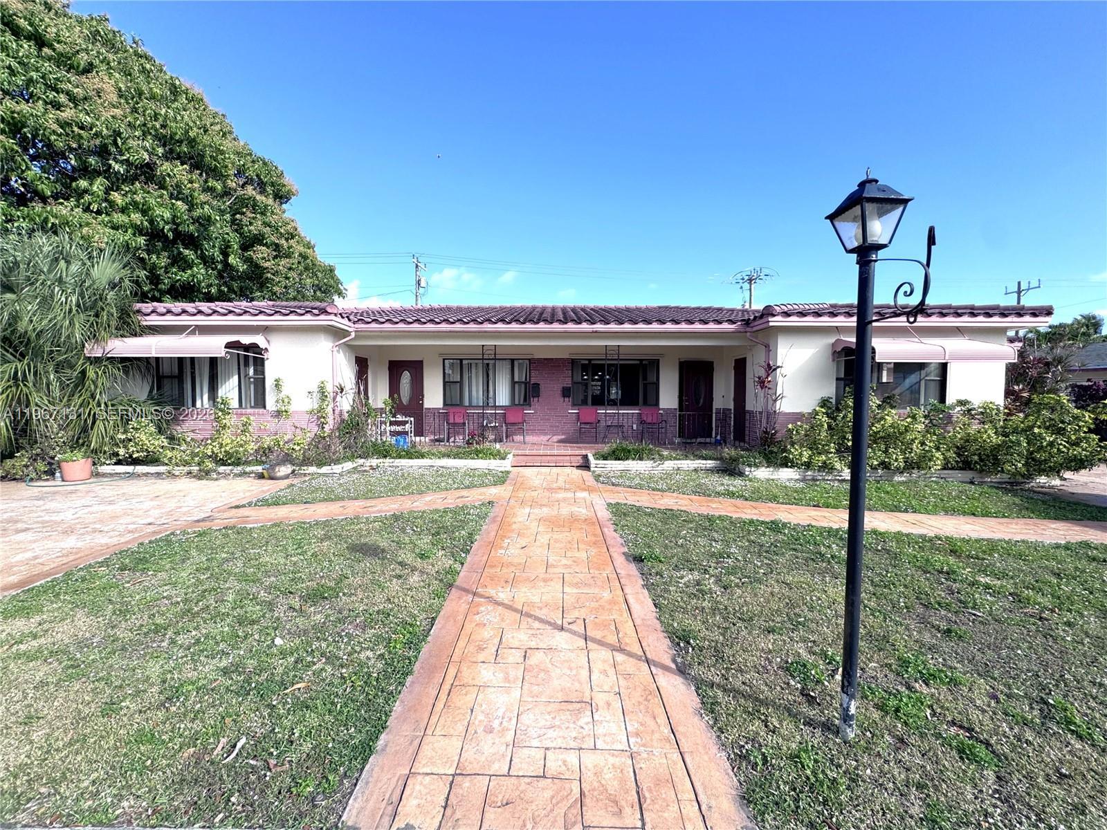 29-33 SE 4th St, Dania Beach FL 33004