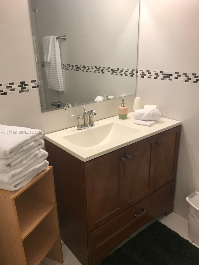 26 Diplomat Pkwy # 2233, Hallandale Beach FL 33009 photo 2