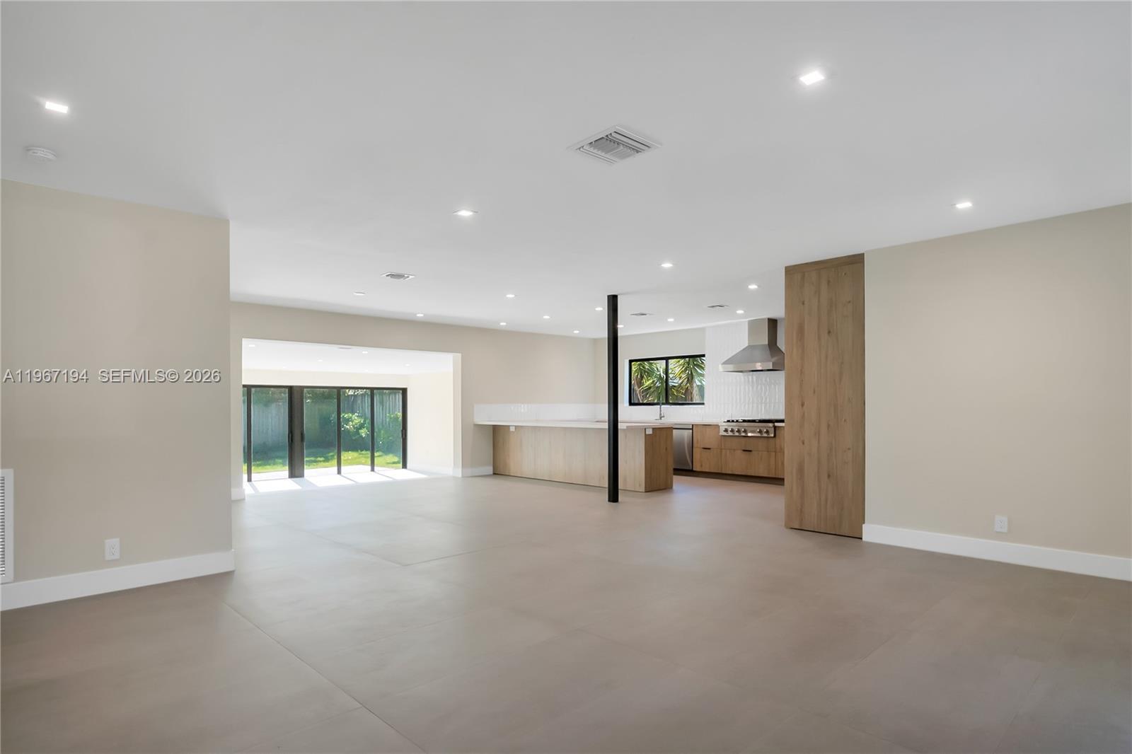 910 W 47th Ct, Miami Beach FL 33140 photo 4