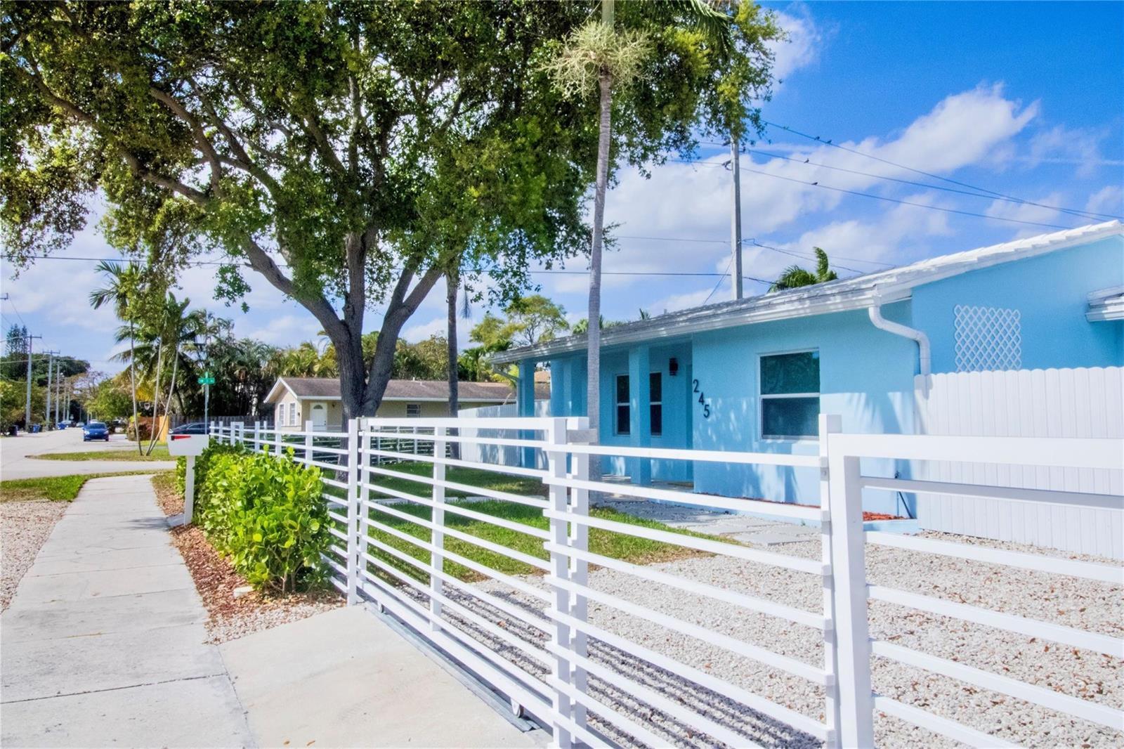 245 SW 20th Street, Fort Lauderdale FL 33315 photo 2