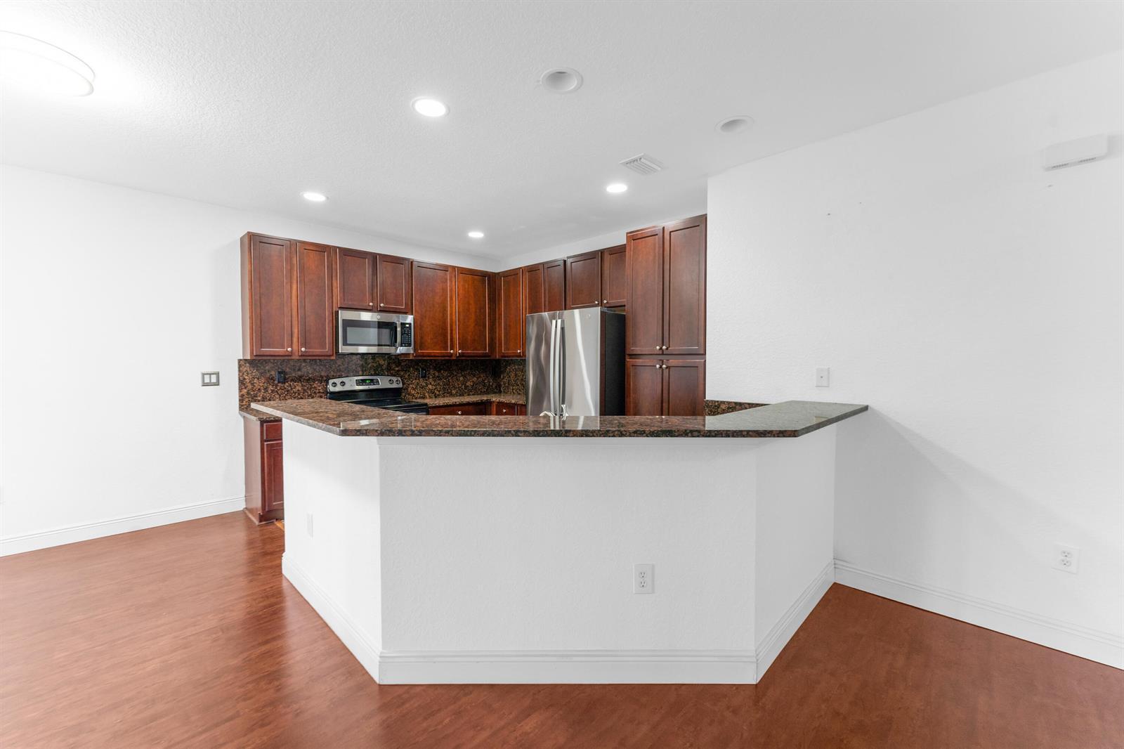 6077 Grand Cypress Circle W, Coconut Creek FL 33073 photo 2
