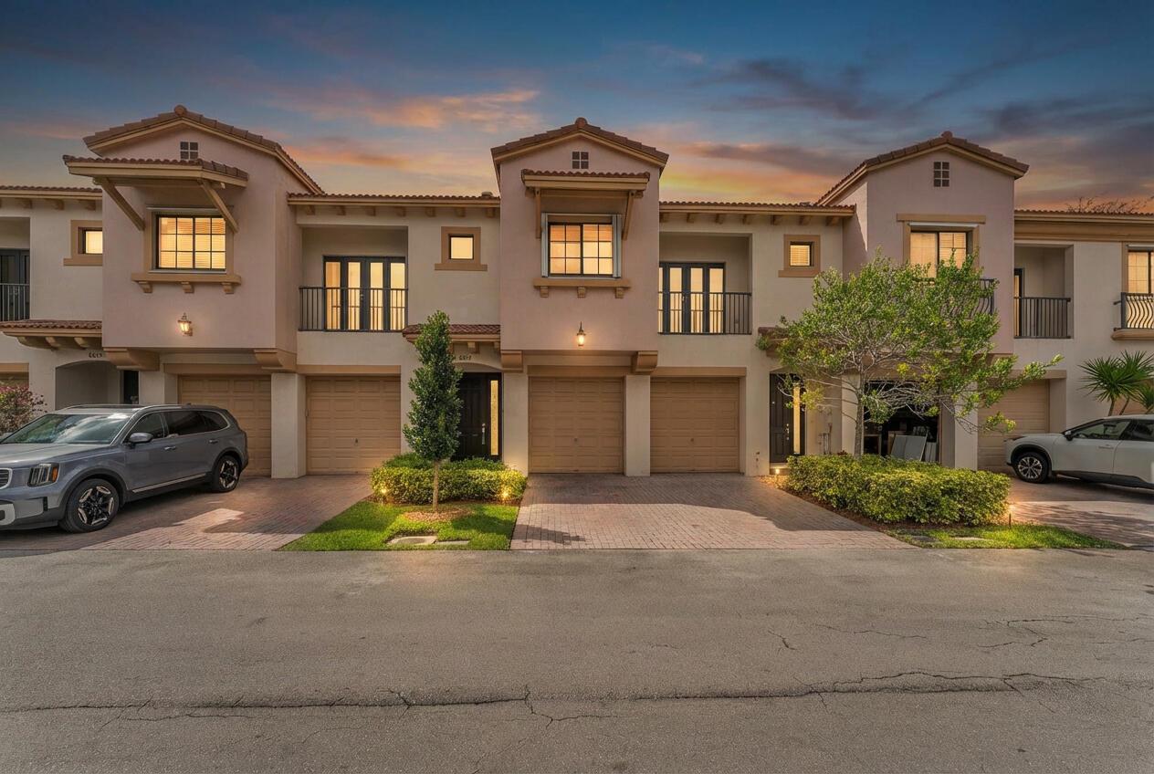 6077 Grand Cypress Circle W, Coconut Creek FL 33073
