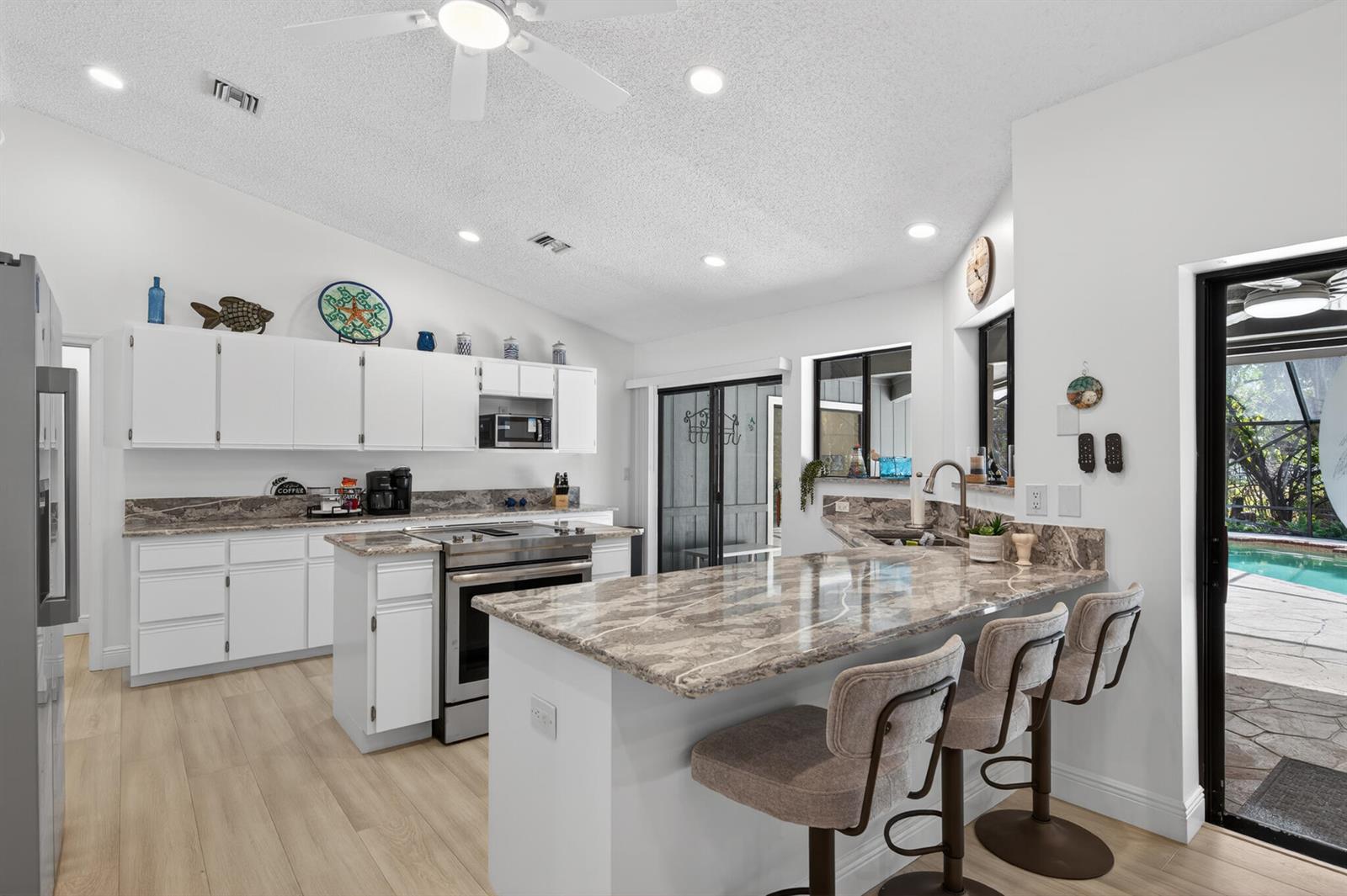 8166 N 155th Place, Palm Beach Gardens FL 33418 photo 4