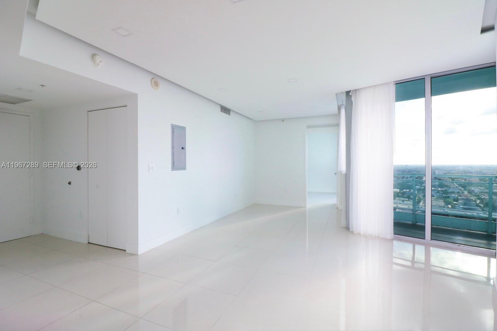 92 SW 3rd St # 2706, Miami FL 33130 photo 2