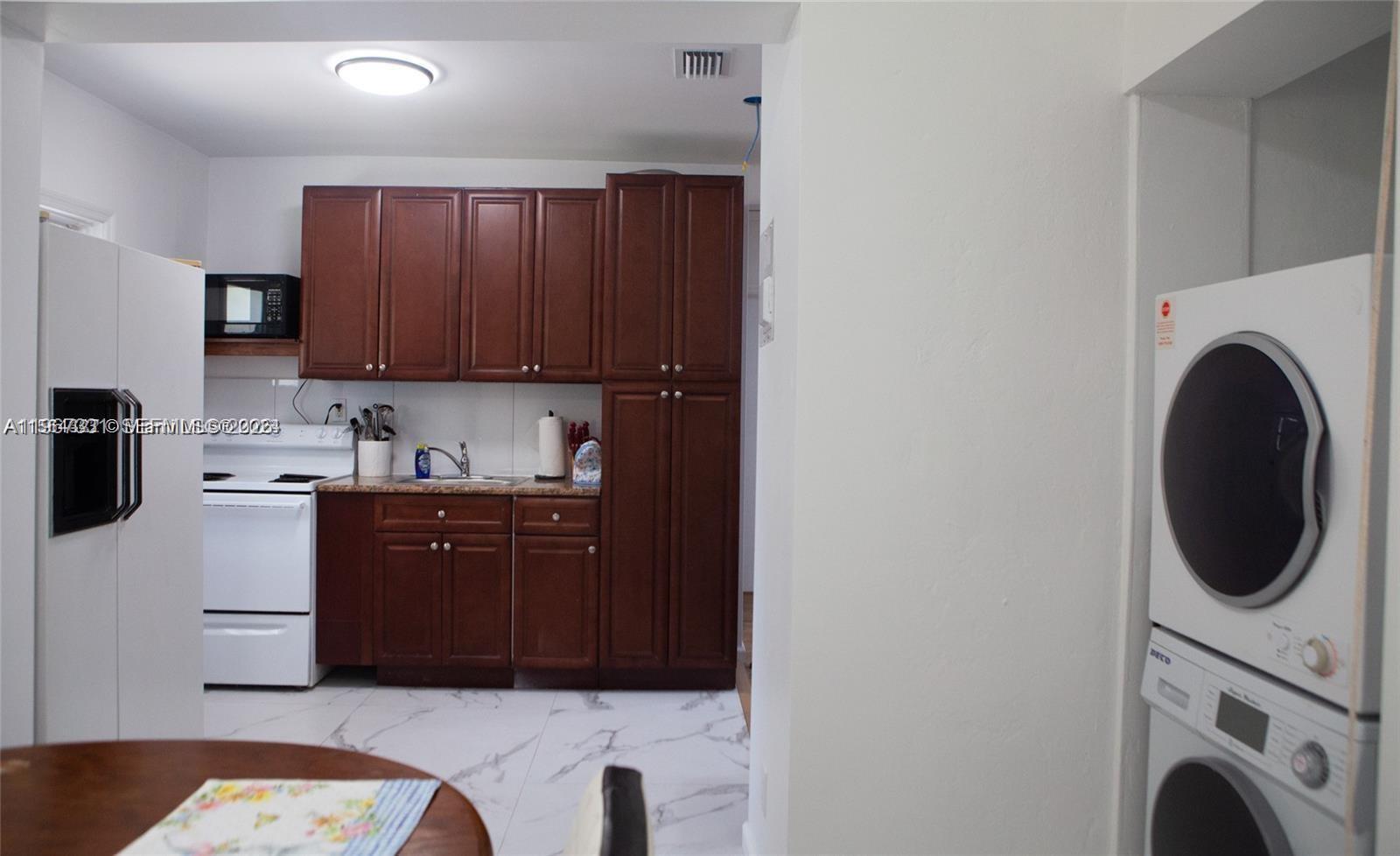 1821 Harding St, Hollywood FL 33020 photo 5