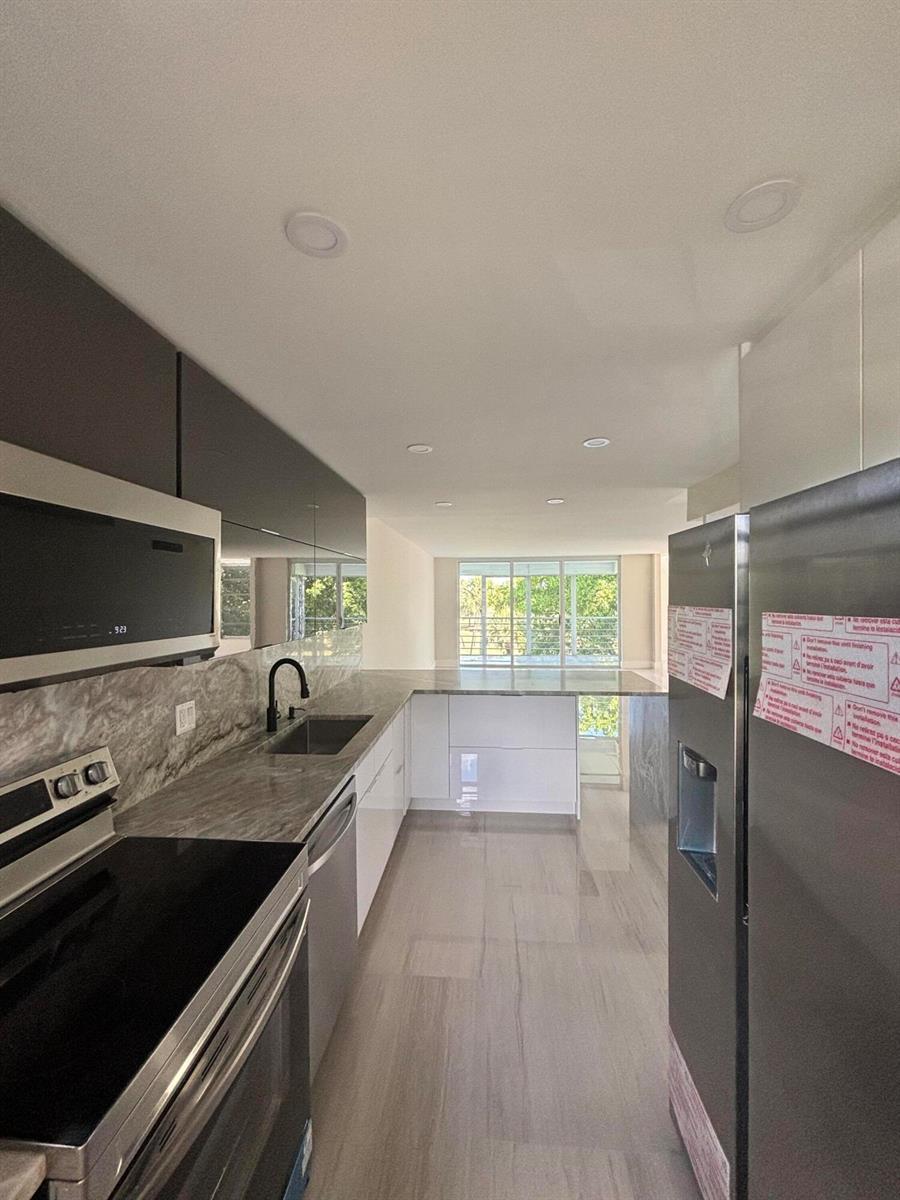 3960 Oaks Clubhouse Dr Drive # 401, Pompano Beach FL 33069 photo 5