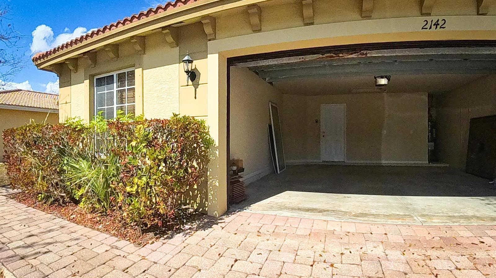 2142 SW Newport Isles Boulevard, Port St. Lucie FL 34953 photo 4