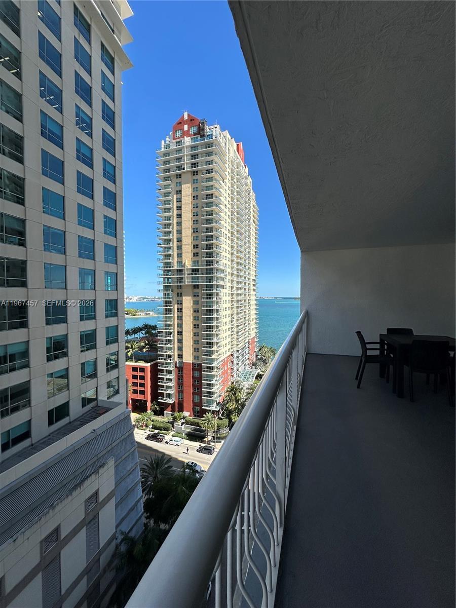 1200 Brickell Bay Dr # 1712, Miami FL 33131 photo 2