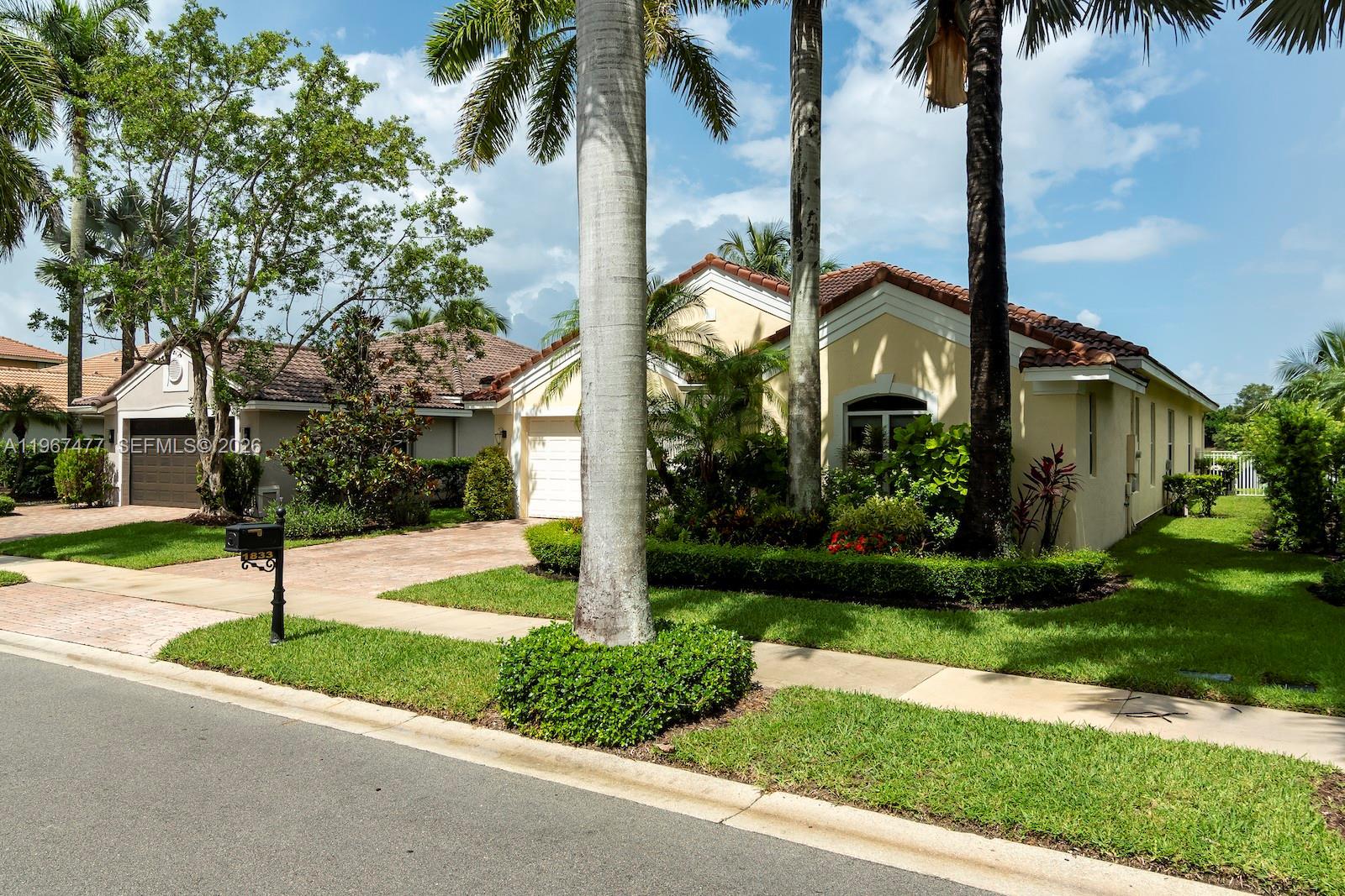 1833 Harbor View Cir # 1833, Weston FL 33327 photo 3