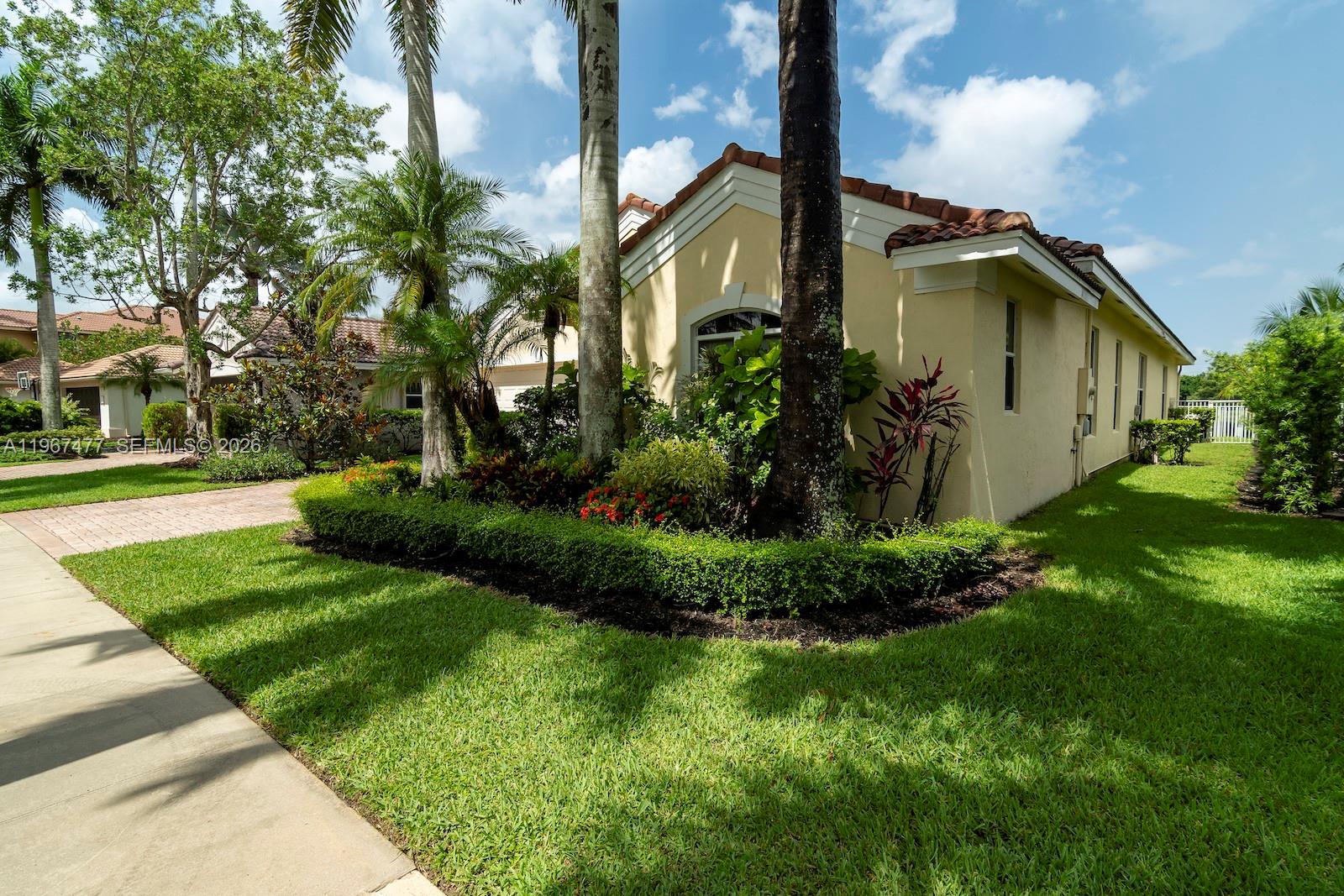 1833 Harbor View Cir # 1833, Weston FL 33327 photo 5