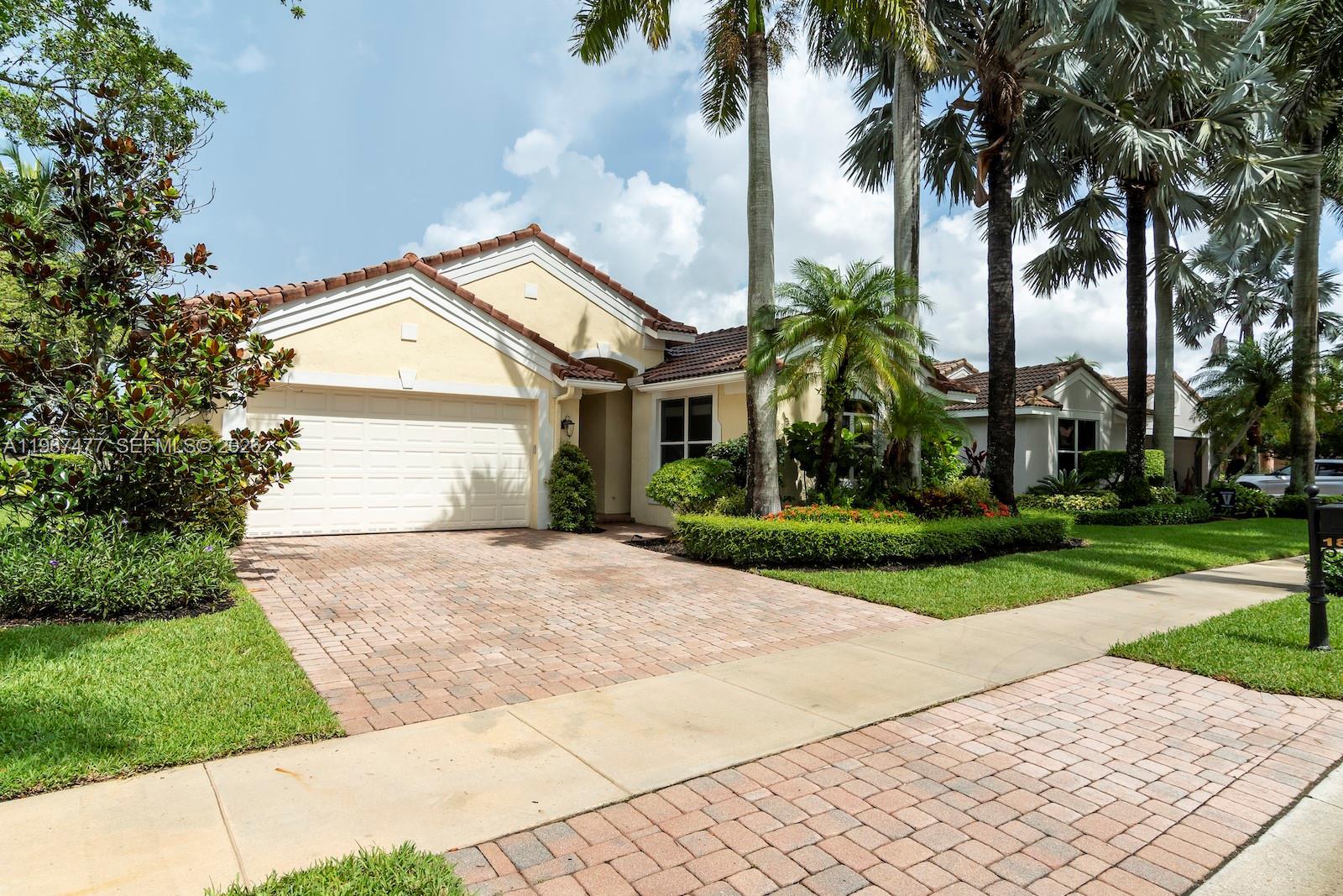 1833 Harbor View Cir # 1833, Weston FL 33327 photo 4