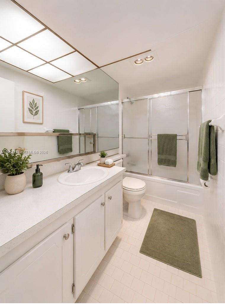 301 NE 14th Ave # 702, Hallandale Beach FL 33009 photo 4
