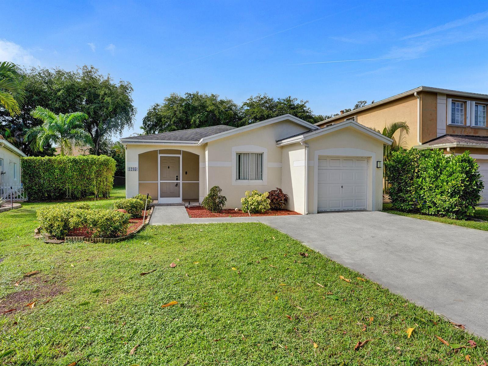 1245 SW 46th Way, Deerfield Beach FL 33442 photo 2
