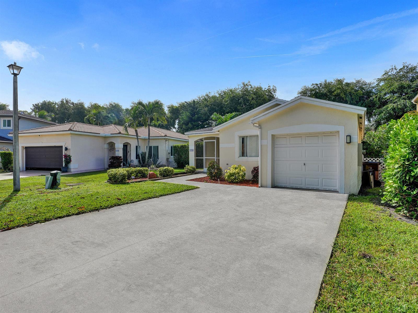 1245 SW 46th Way, Deerfield Beach FL 33442 photo 3