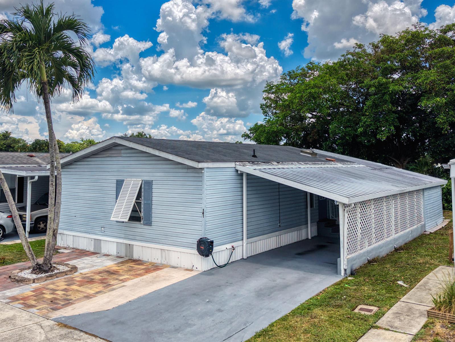 141 Plantation Boulevard, Lake Worth FL 33467 photo 4