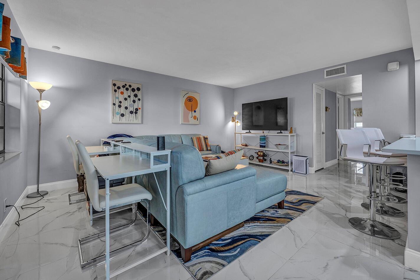 162 Capri D, Delray Beach FL 33484 photo 3