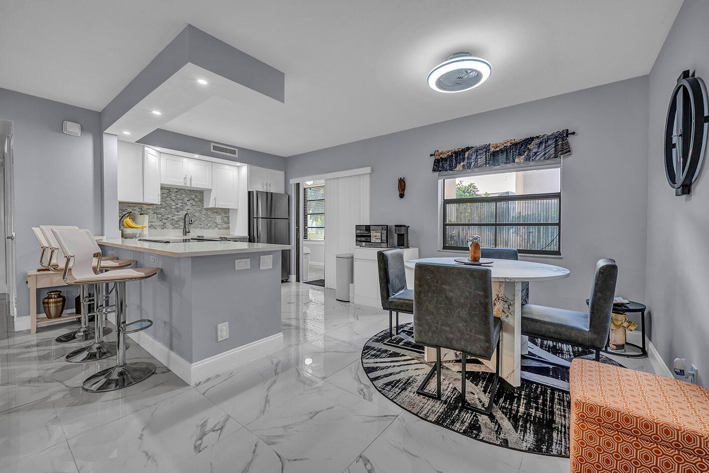 162 Capri D, Delray Beach FL 33484 photo 5