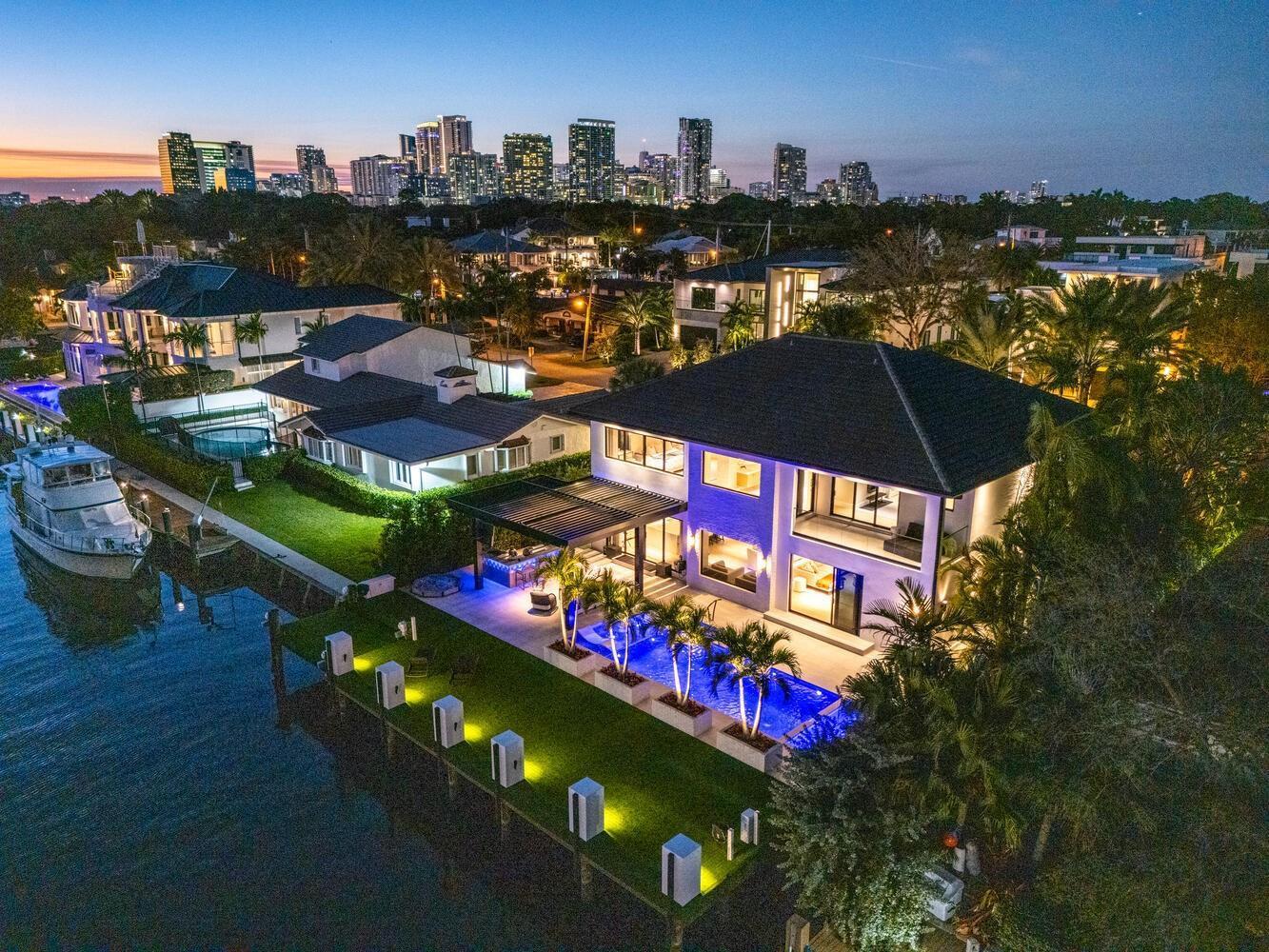 1520 SE 10th Street, Fort Lauderdale FL 33316
