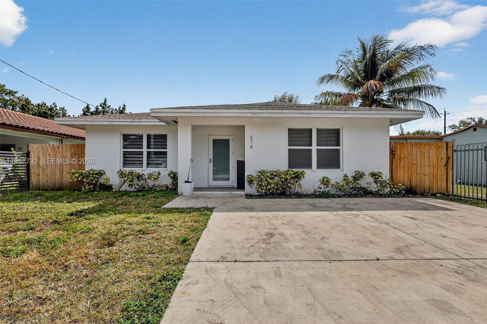 574 NW 98th St, Miami FL 33150 photo 2