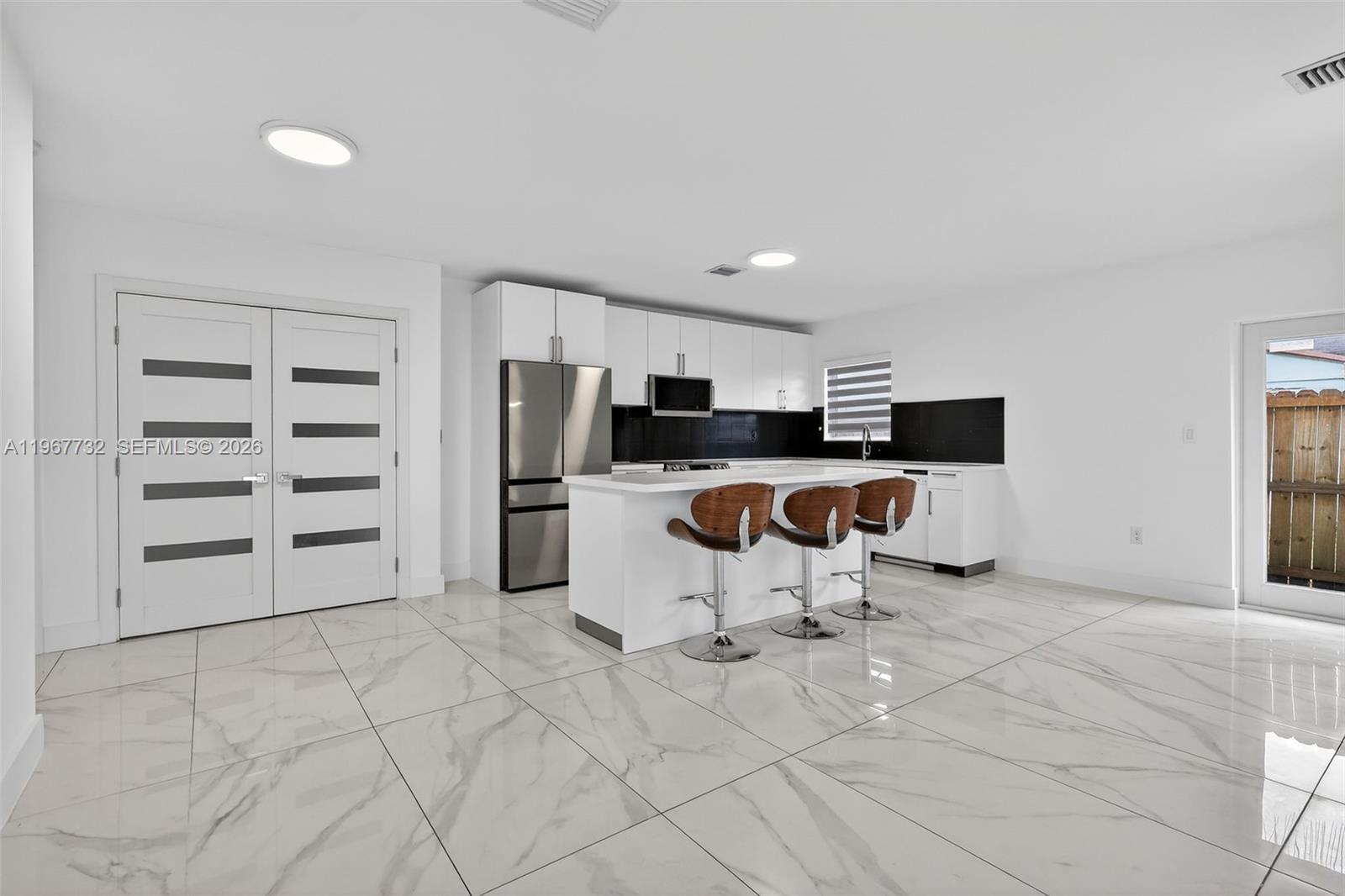 574 NW 98th St, Miami FL 33150