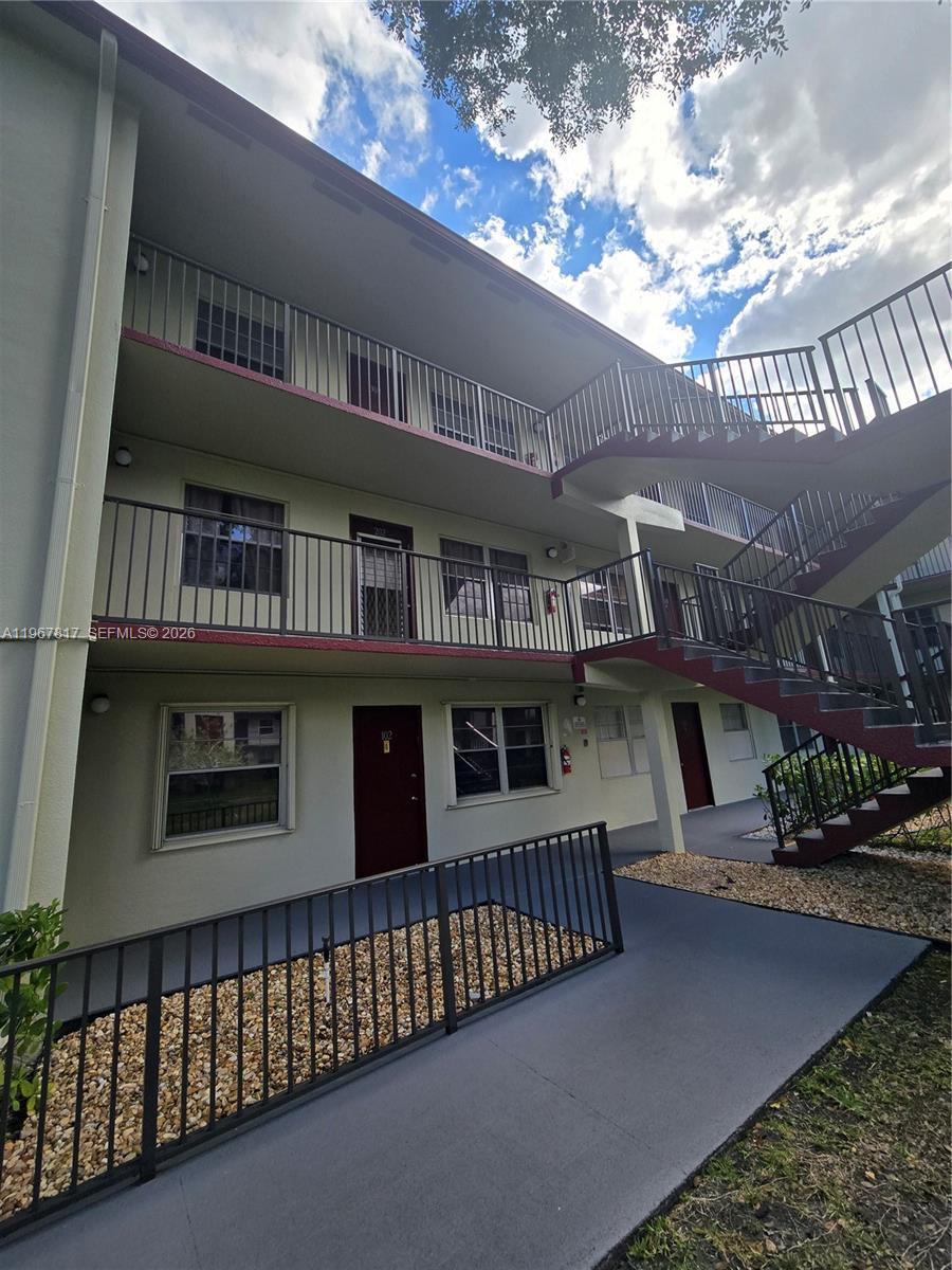 13500 SW 1st St # 202U, Pembroke Pines FL 33027 photo 3