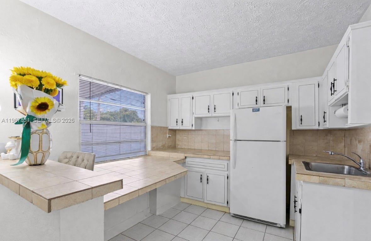 911 NW 22nd Pl, Miami FL 33125 photo 5