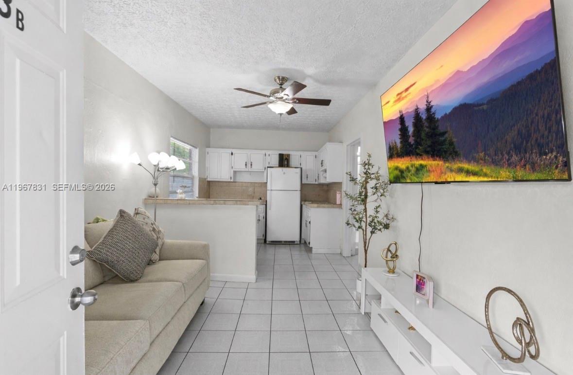 911 NW 22nd Pl, Miami FL 33125 photo 4