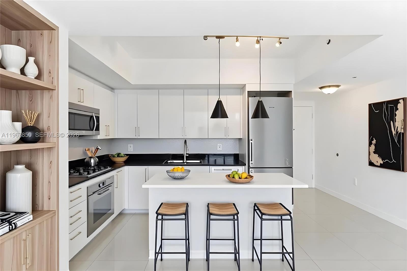92 SW 3rd St # 3804, Miami FL 33130 photo 2