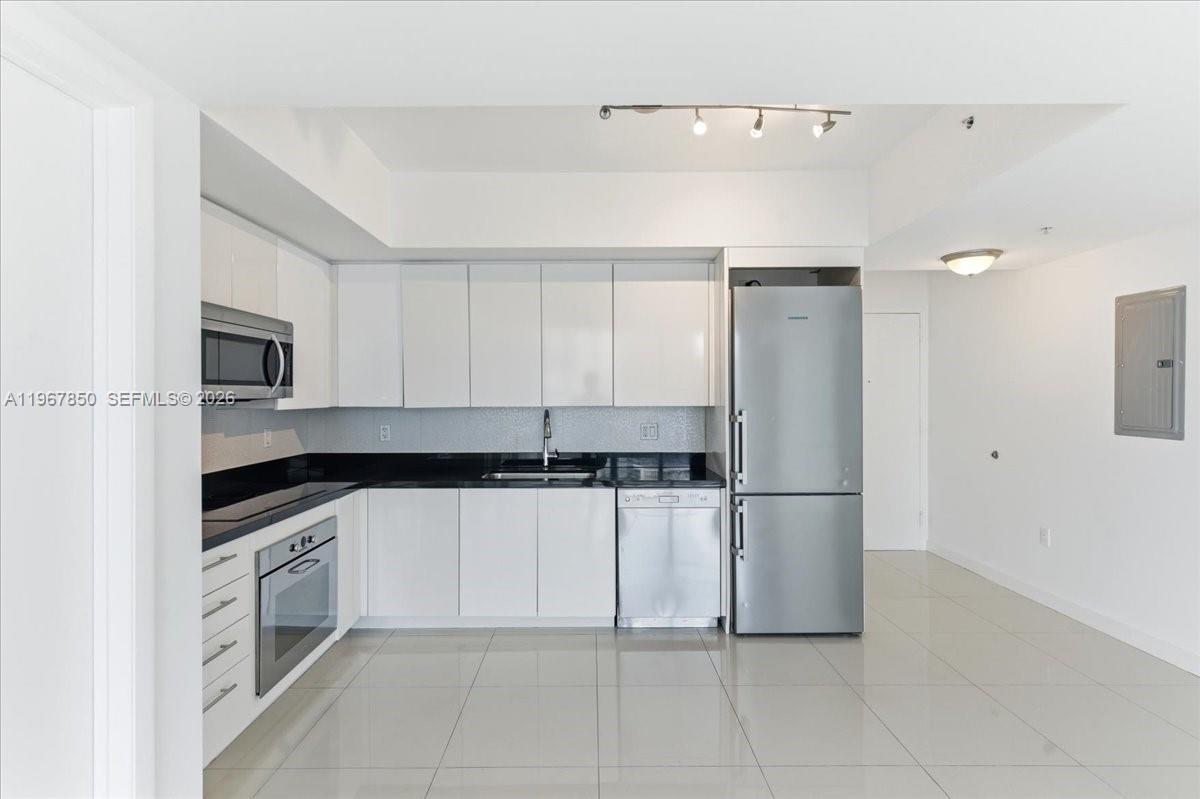 92 SW 3rd St # 3804, Miami FL 33130 photo 3