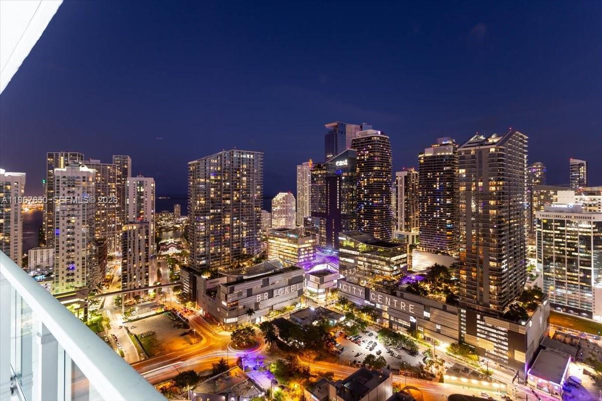 92 SW 3rd St # 3804, Miami FL 33130 photo 5