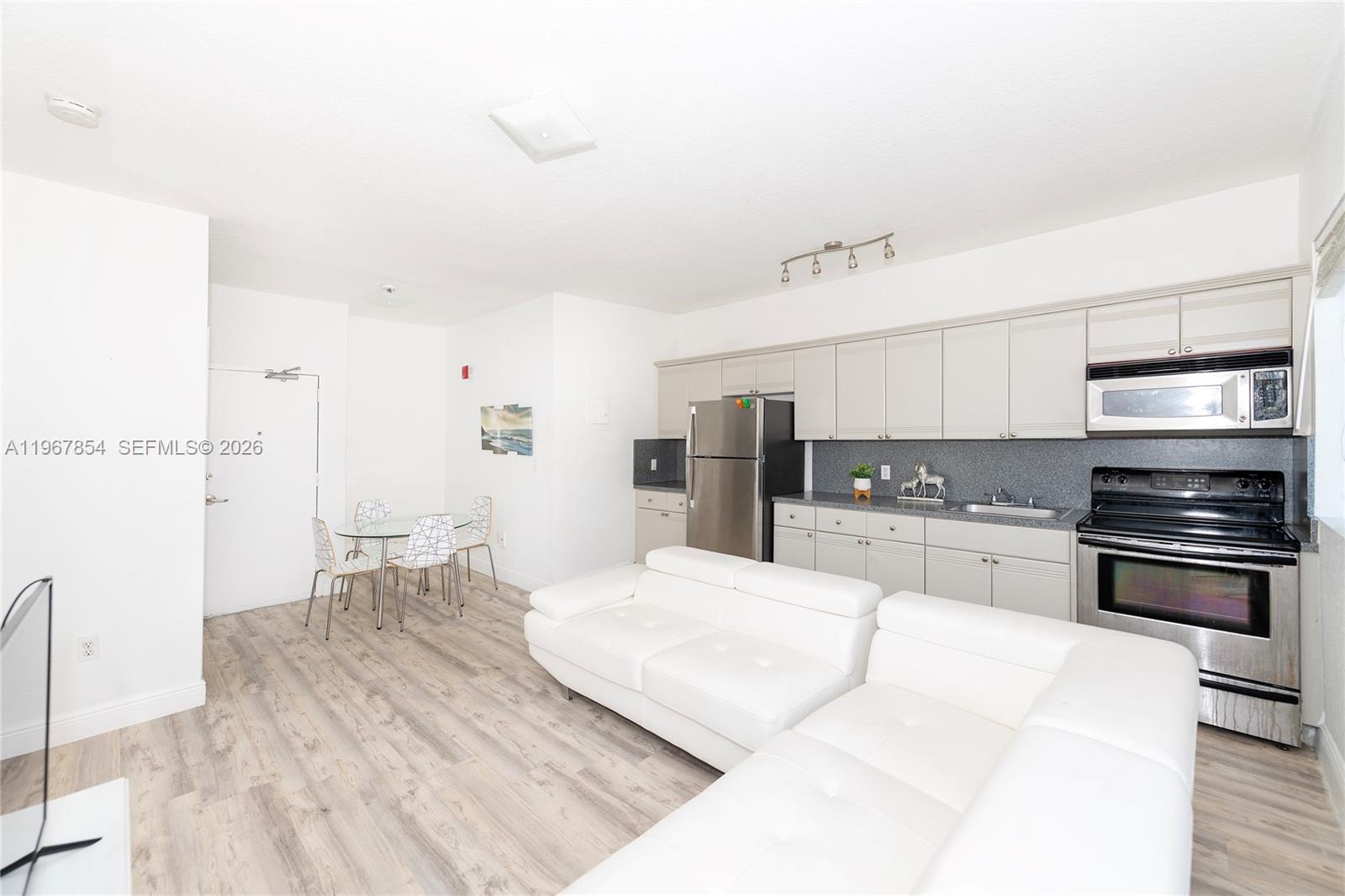 820 Euclid Ave # 308, Miami Beach FL 33139 photo 3