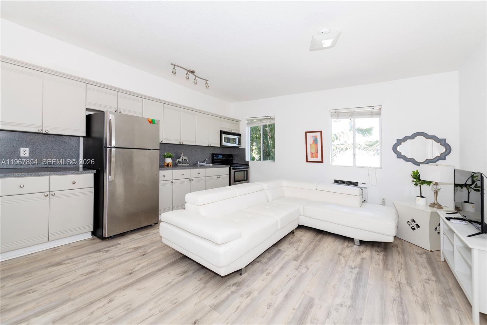 820 Euclid Ave # 308, Miami Beach FL 33139