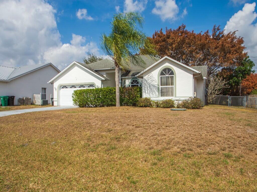 5718 NW North Macedo Boulevard, Port St. Lucie FL 34983