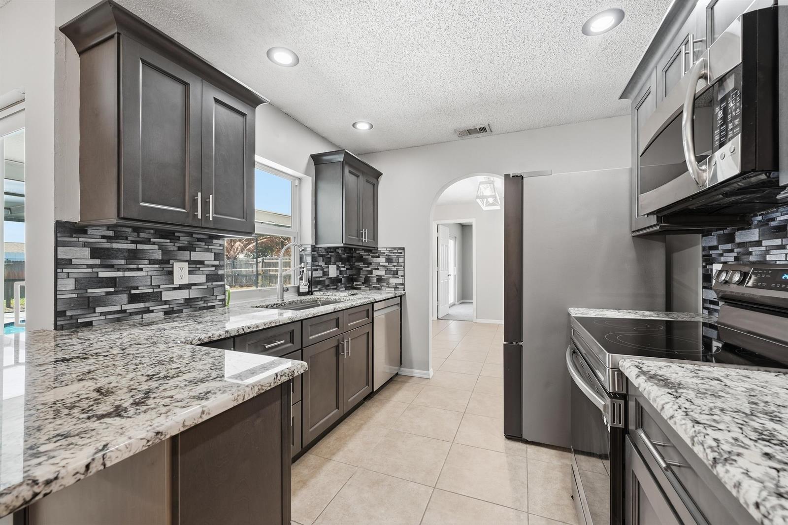 826 SE Quiescent Lane, Port St. Lucie FL 34983 photo 4