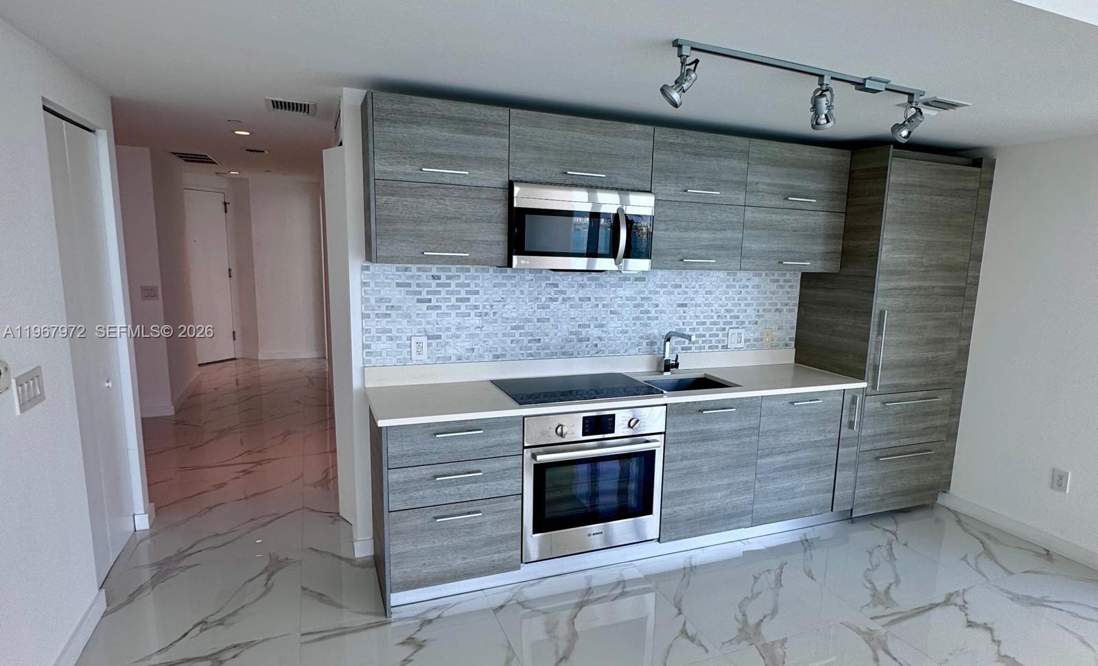 650 NE 32nd St # 2507, Miami FL 33137 photo 5