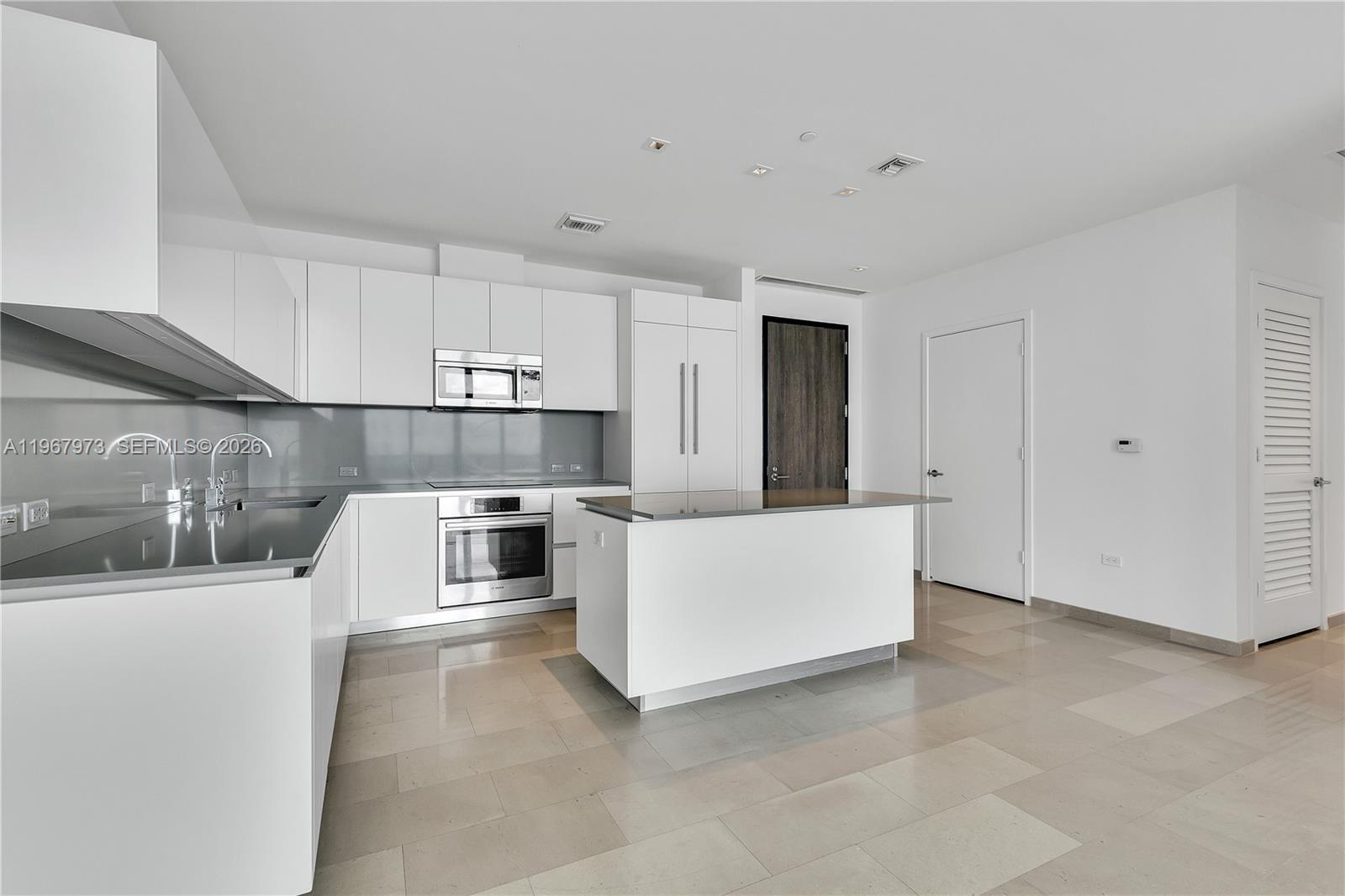 68 SE 6th St # 4110, Miami FL 33131 photo 3