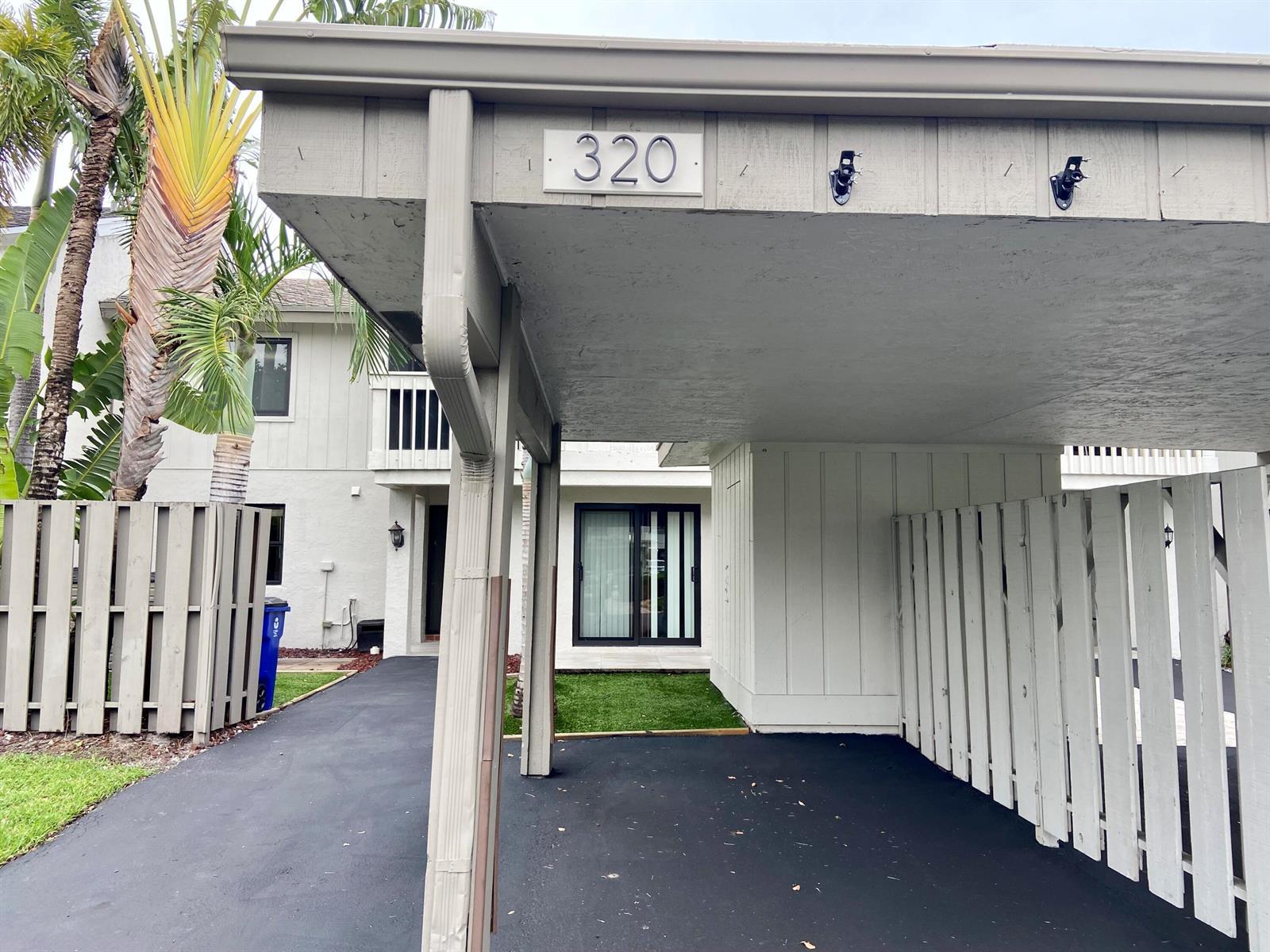 320 Deer Creek Wildwood Lane E, Deerfield Beach FL 33442 photo 2