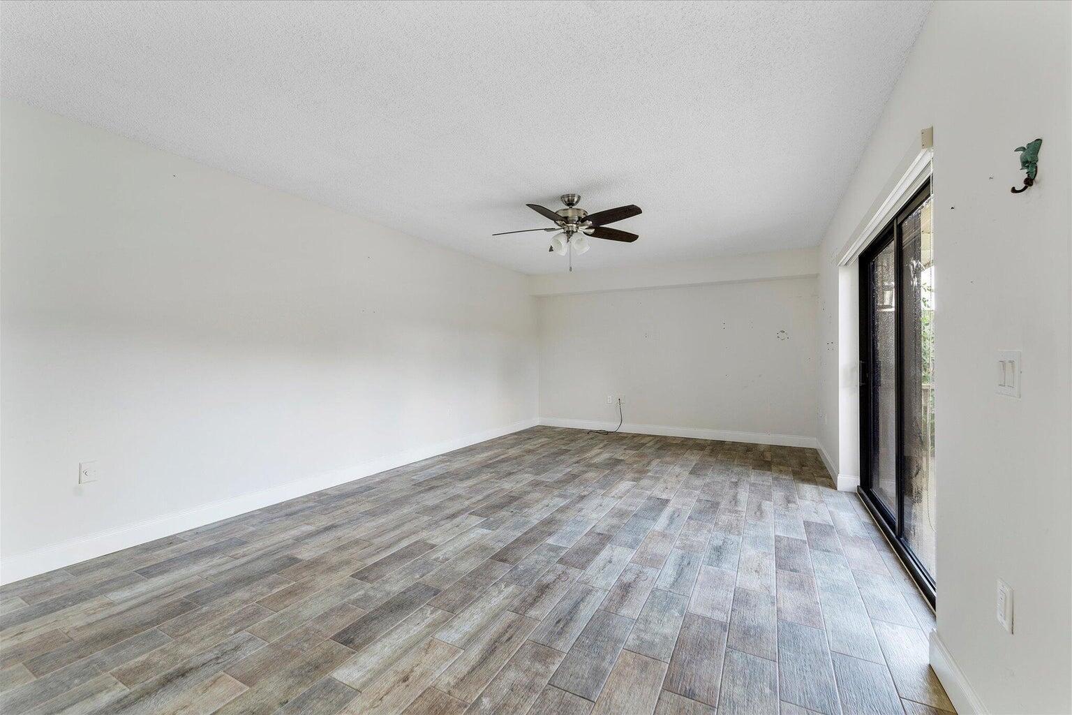 557 Green Springs Place, West Palm Beach FL 33409 photo 2