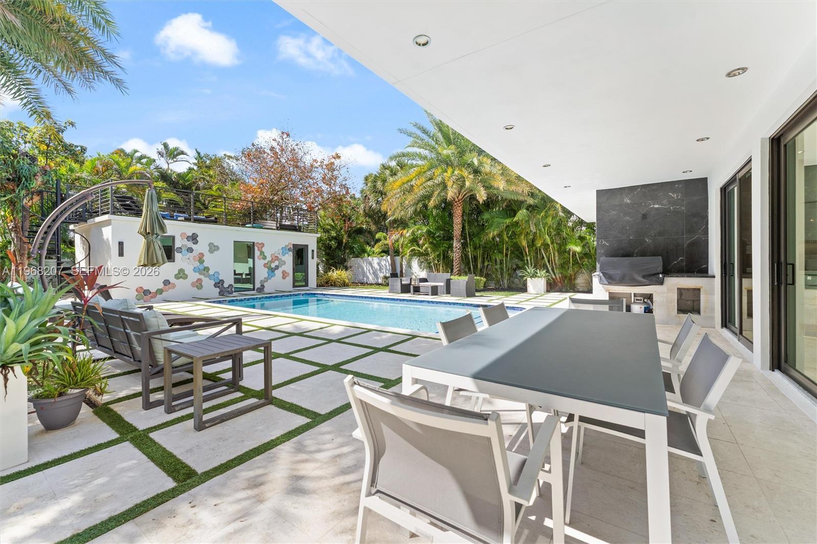 400 NW 24th St, Wilton Manors FL 33311 photo 2