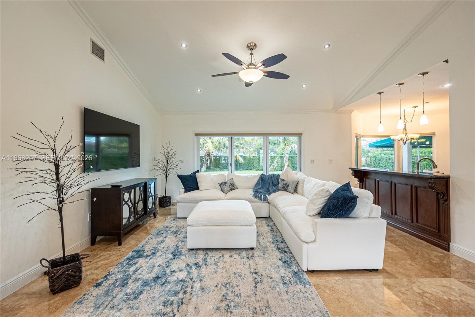 8235 NW 157th Ter, Miami Lakes FL 33016 photo 3