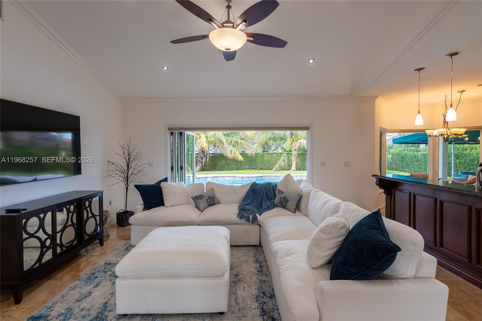 8235 NW 157th Ter, Miami Lakes FL 33016 photo 4