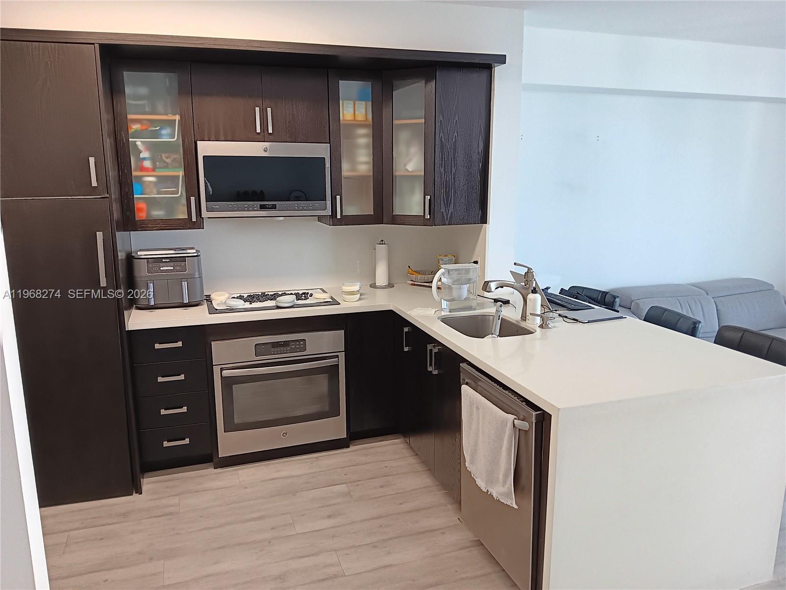 5085 NW 7th St # 1412, Miami FL 33126 photo 3
