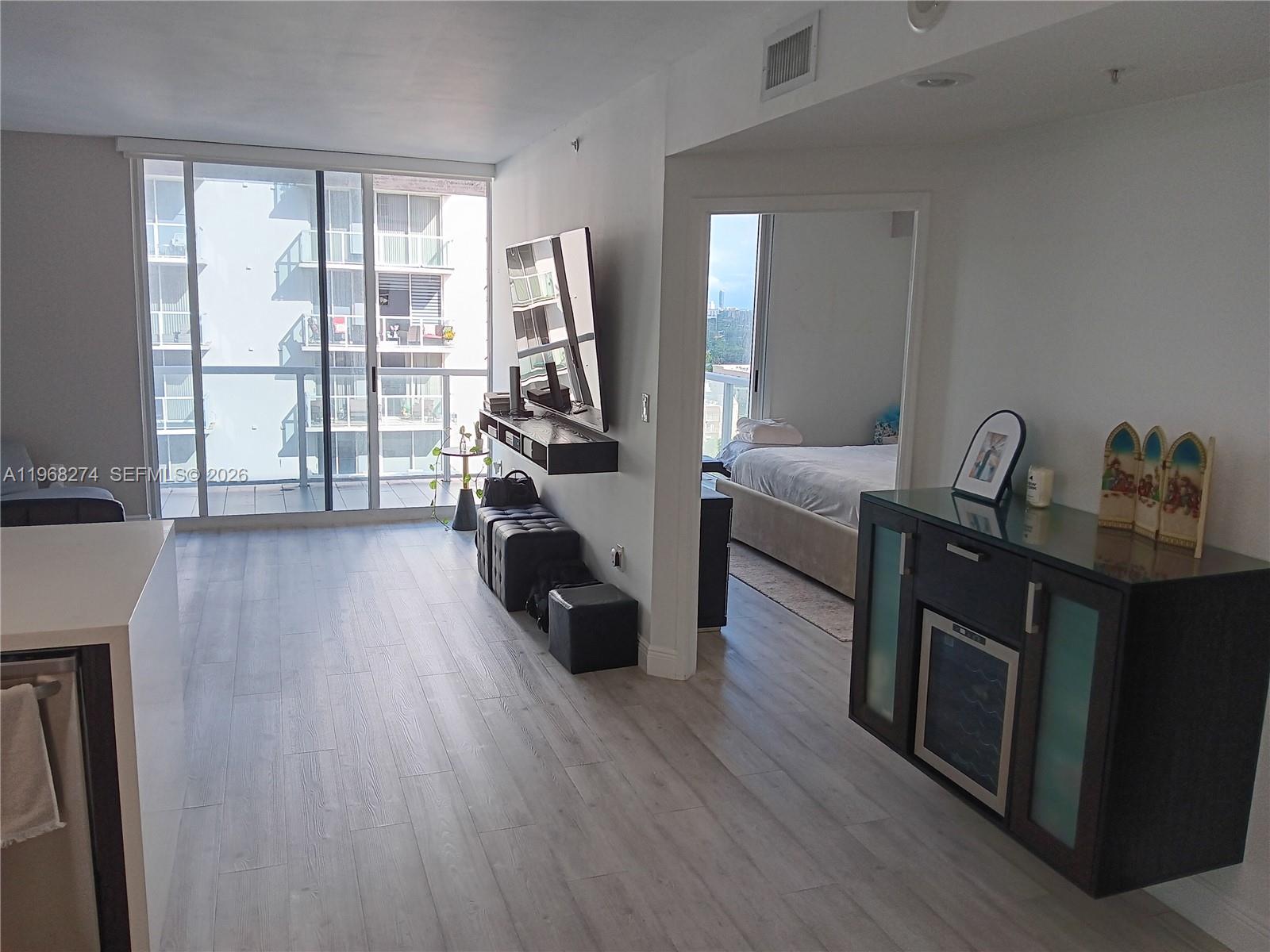 5085 NW 7th St # 1412, Miami FL 33126